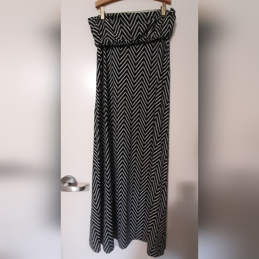Black & white chevron maxi skirt